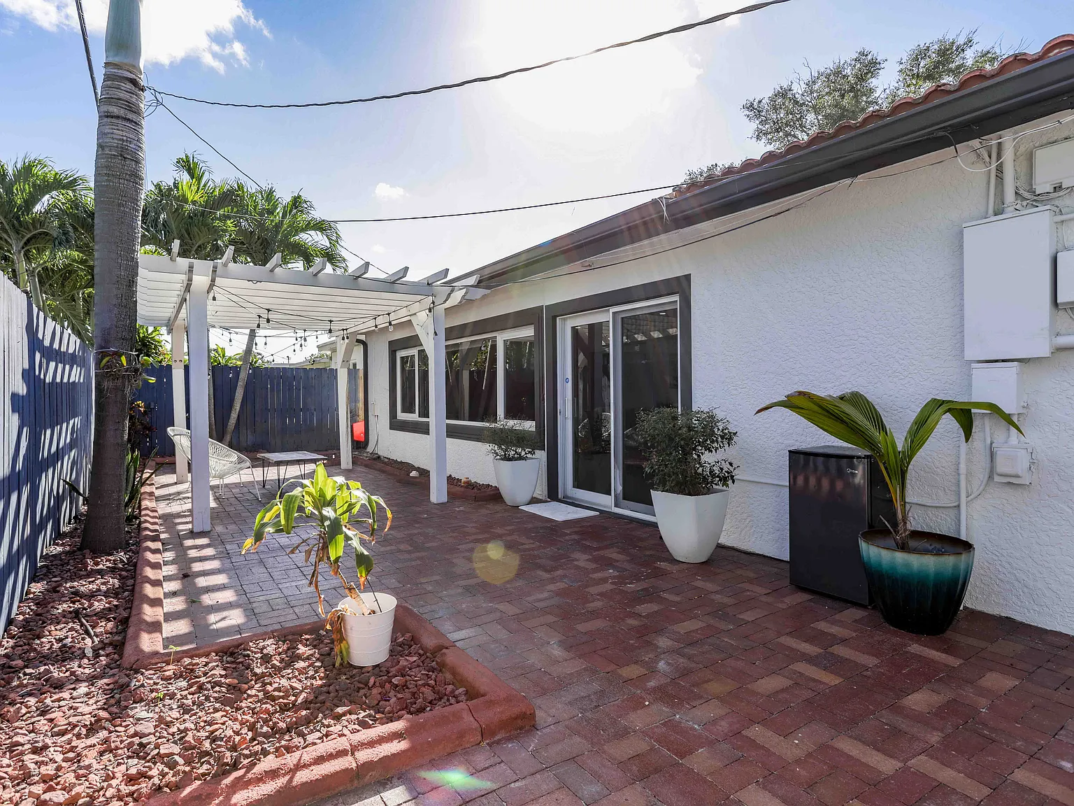 3 bed, $9,995 — Photo 1