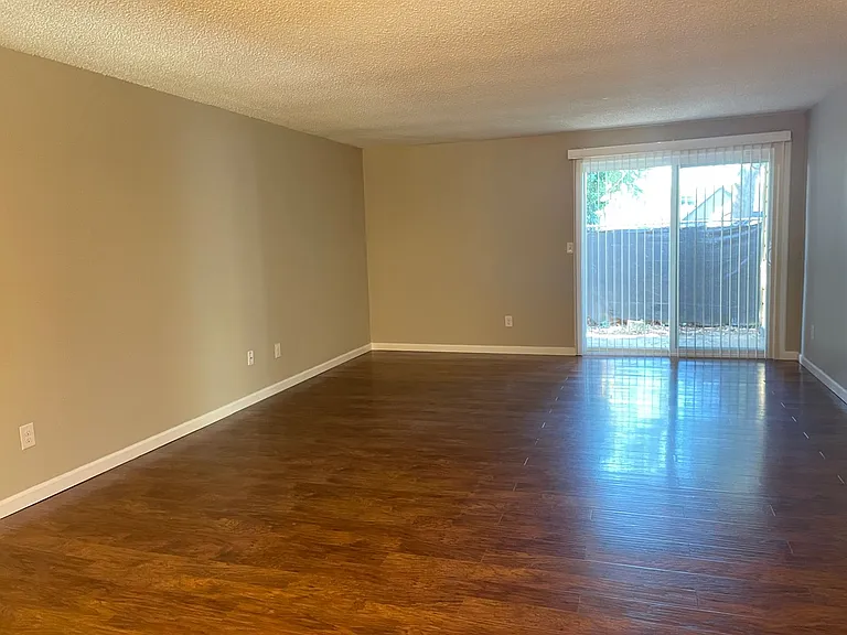 Whitman Park Apartments — Photo 31