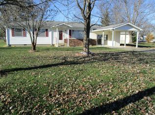 104 Duker Dr, Cisne, IL 62823