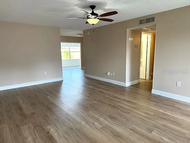 1005 Rickenbacker Dr — Photo 4