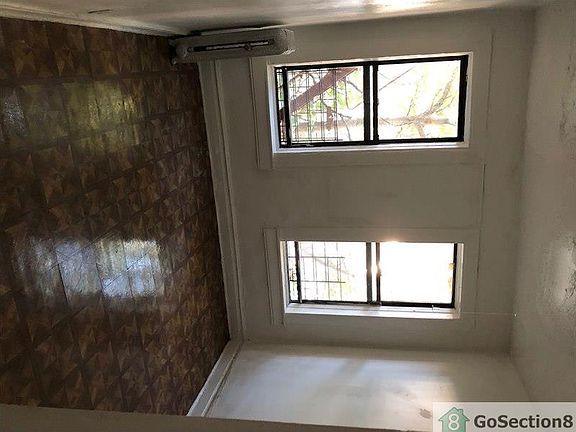 2nd image of 1220 College Ave APT 3B