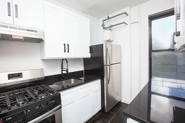 Rented by Arden Realty Corp. | media 20