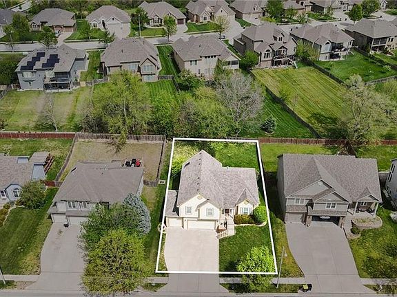 3rd image of 3110 NE 91st Ter