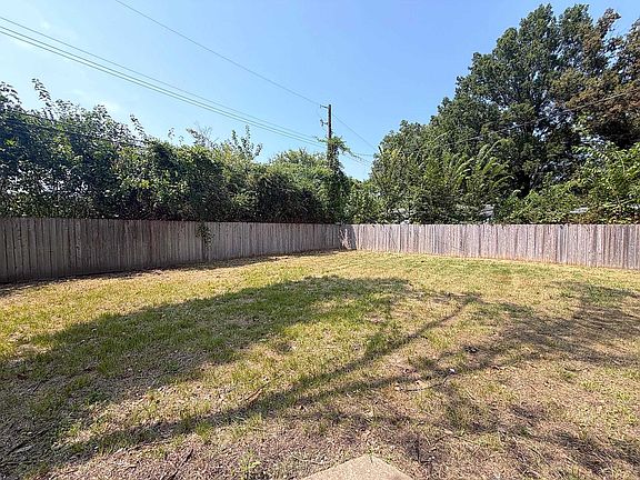 5th image of 1697 Merrycrest Dr