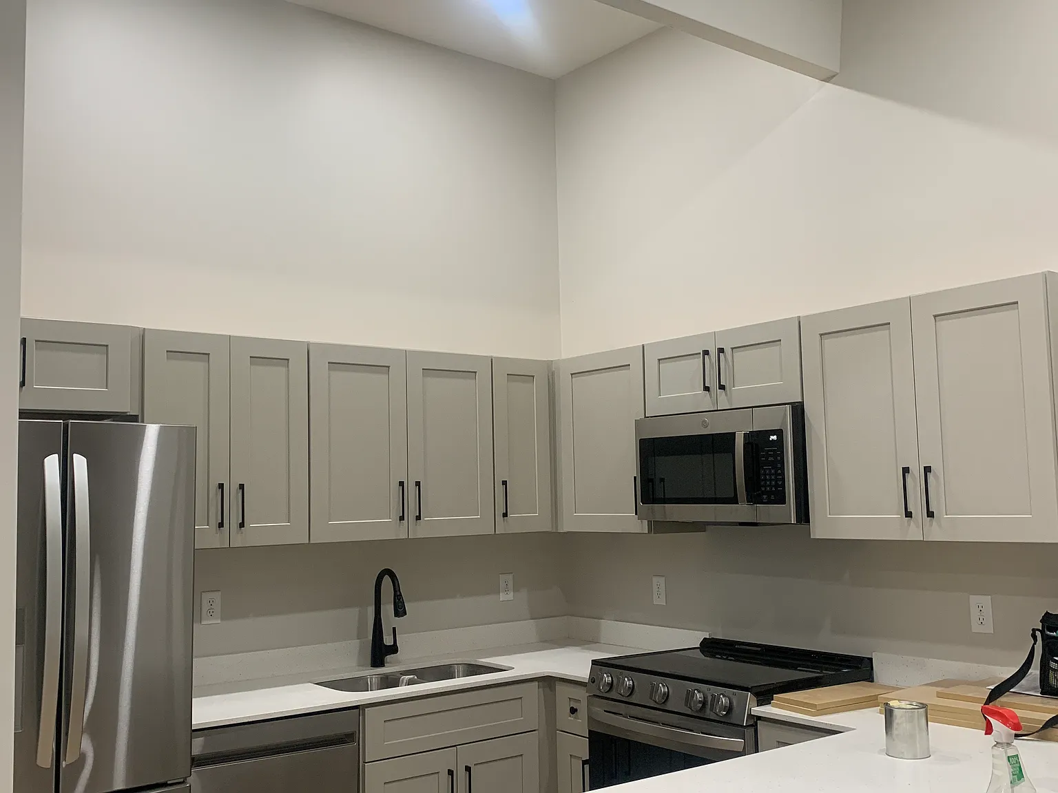 2 bed, 988 sqft, $1,600 — Photo 2