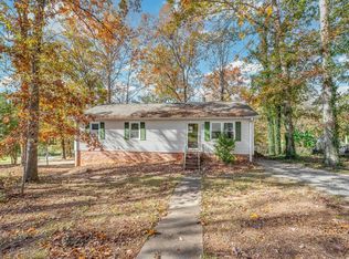 1 Darby Ct, Taylors, SC 29687