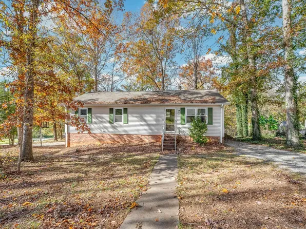 1 Darby Ct, Taylors, SC 29687