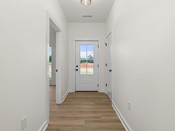4th image of 68 Foster Dr