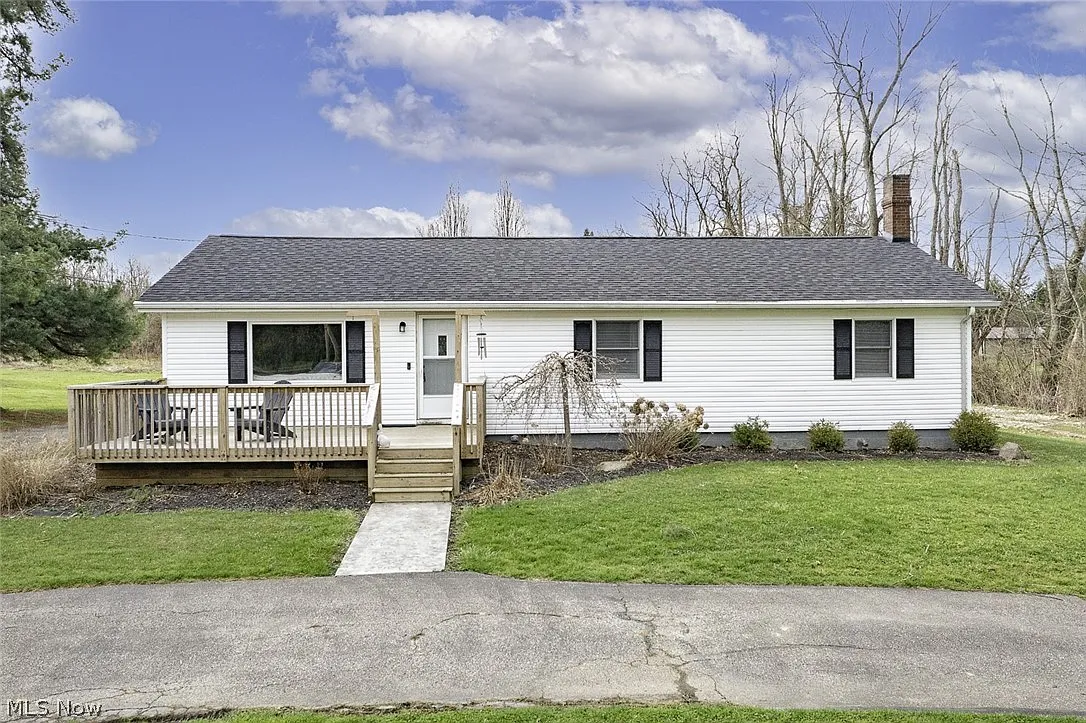 1852 Ridgewood Rd photo 1