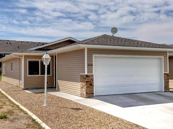 320 N Whispering Way, Vulcan, AB T0L 2B0