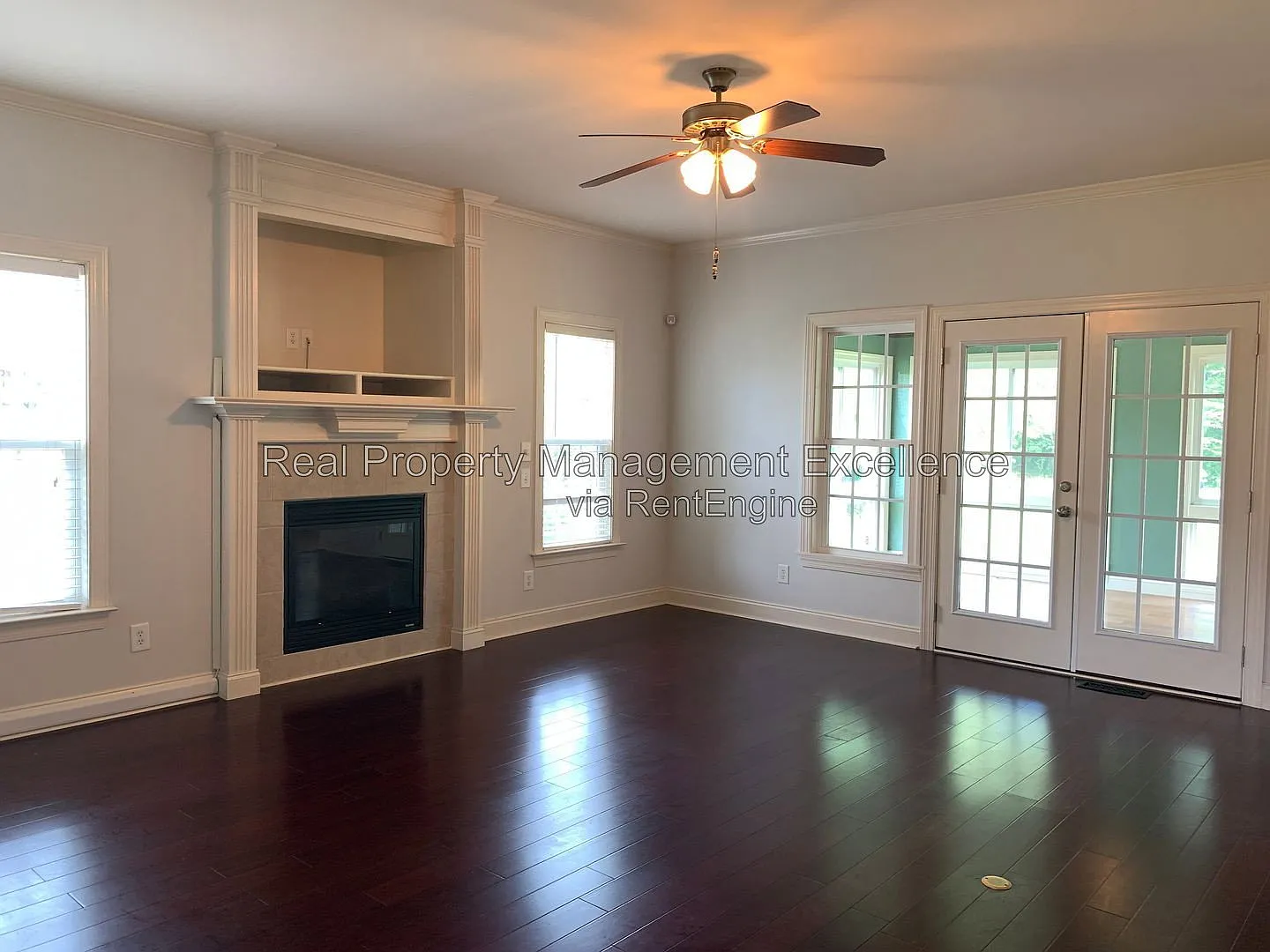 4 bed, 2.5 bath, 2965 sqft, $2,495 — Photo 3