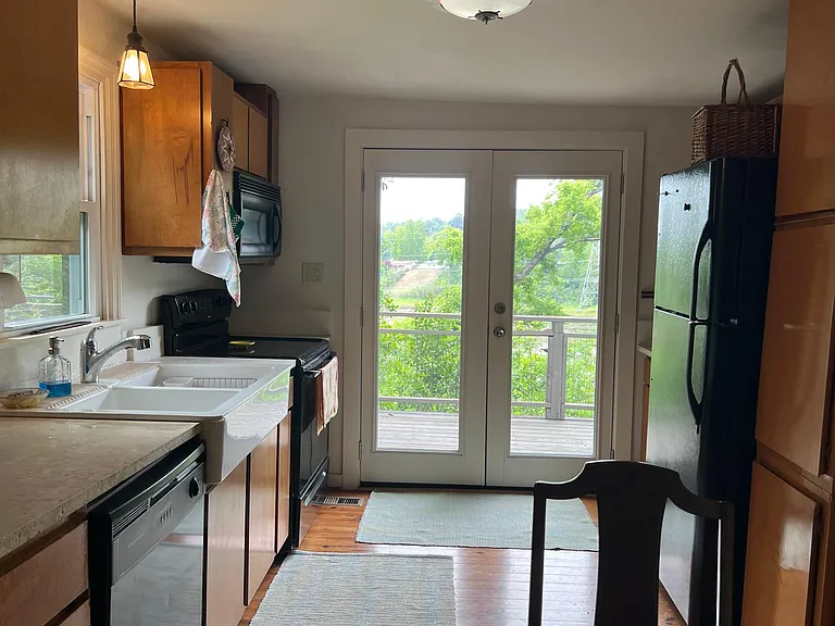 2517 Riverside Dr — Photo 6