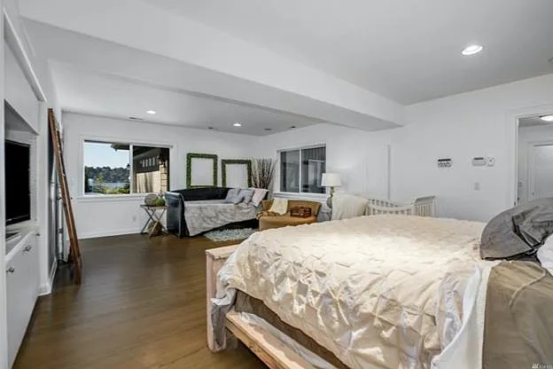 13130 Holmes Point Dr NE — Photo 15
