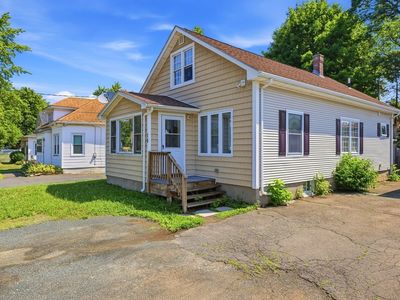 15 Rhodes Ave, Feeding Hills, MA, 01030