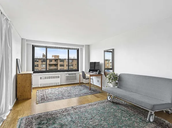 195 Willoughby Avenue image 1 of 5