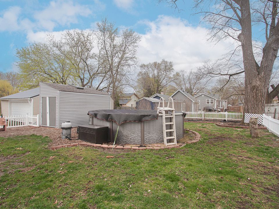 2nd image of 317 Hoxie Ave