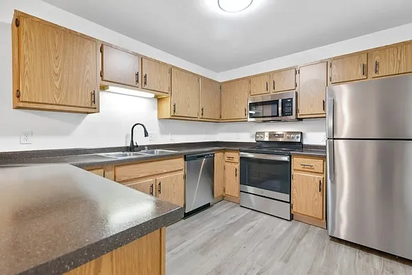 Tamarack Gardens-Fox Hills Apartments LLC