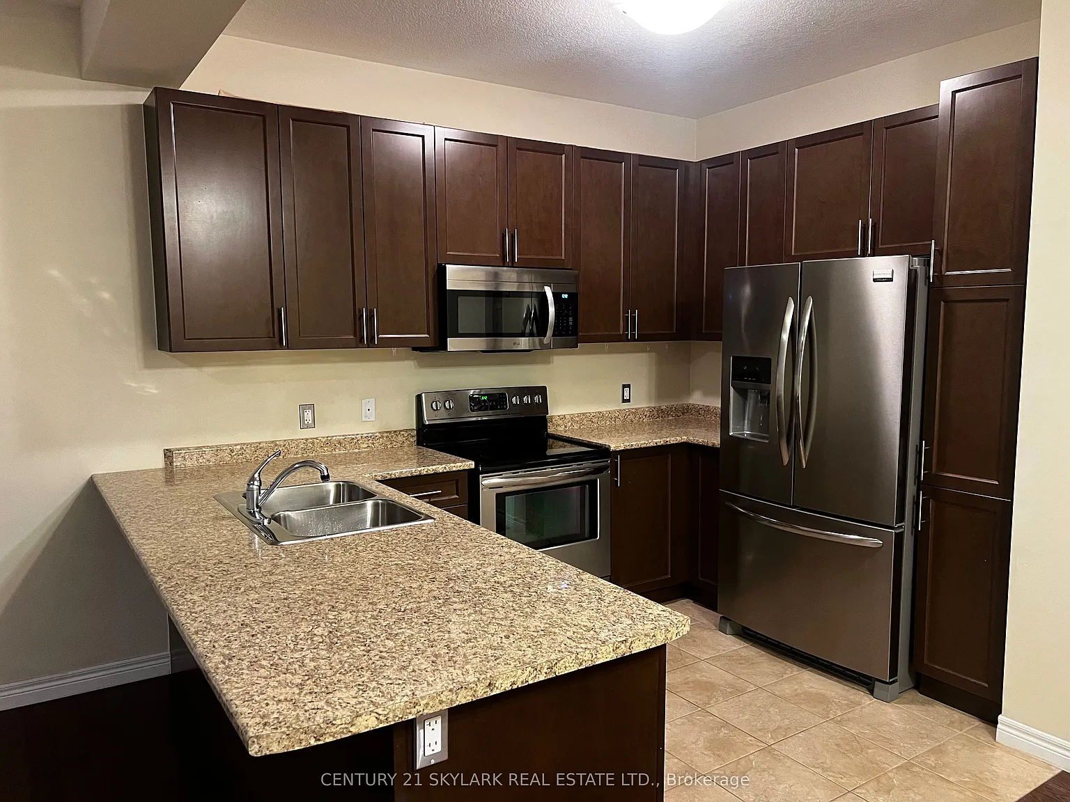 3 bed, $2,999 — Photo 4