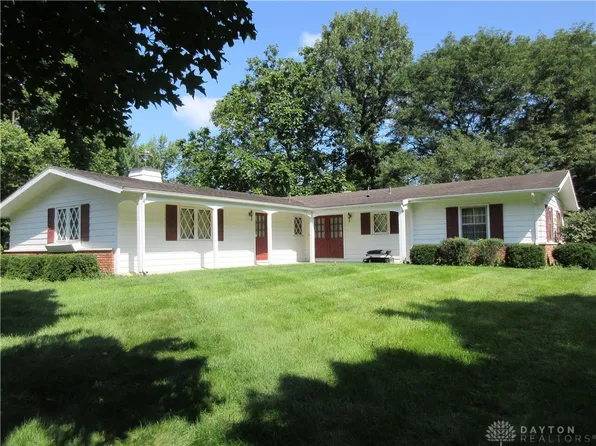 827 Hickory Ln, Troy, OH 45373