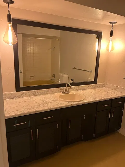 3 bed, 1948 sqft, $2,400 — Photo 4
