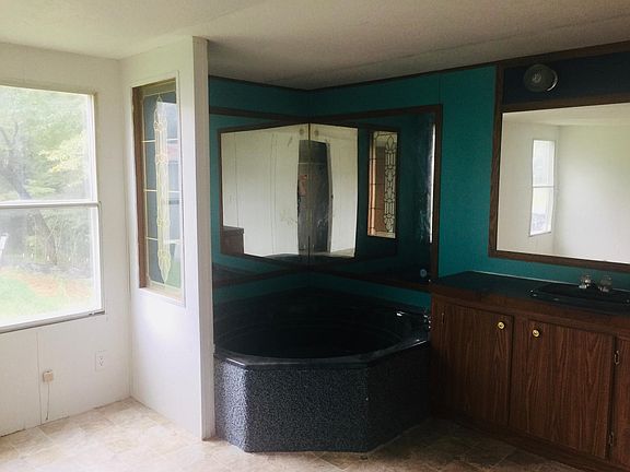 2nd image of 118 Side Run Dr