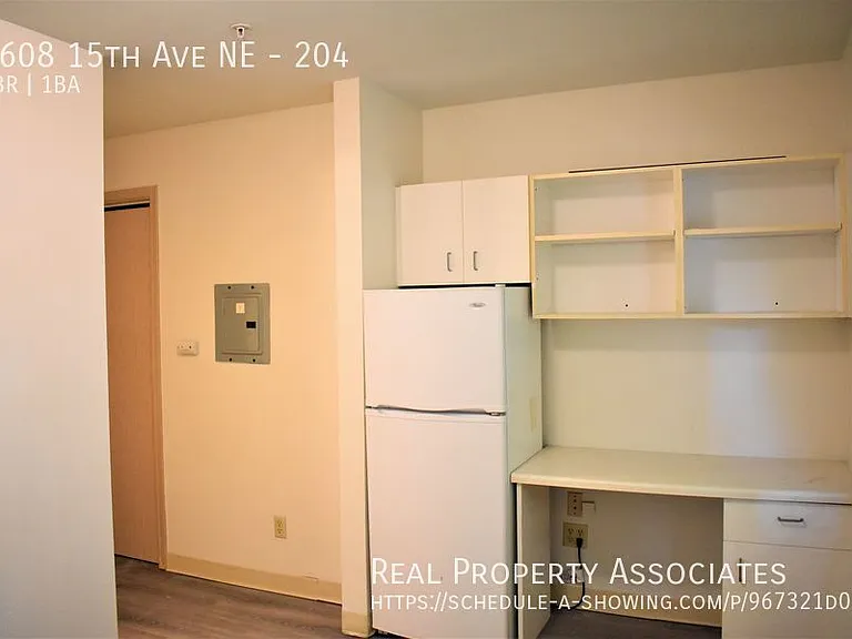 5608 15th Ave NE — Photo 99