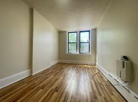 61-01 56th Rd, Maspeth, NY