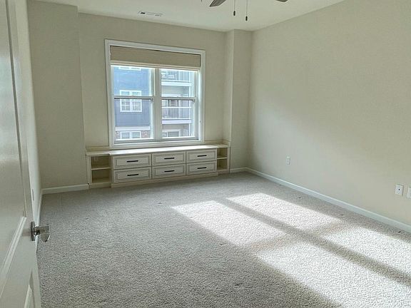 5th image of 120 University Ave #2303