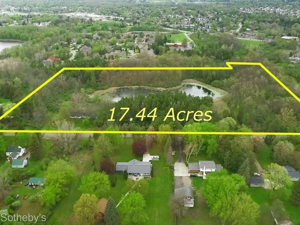 6 McCandlish Rd, Grand Blanc, MI 48439