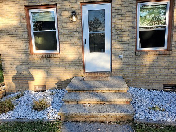 3rd image of 110 Tanglewood Dr #1