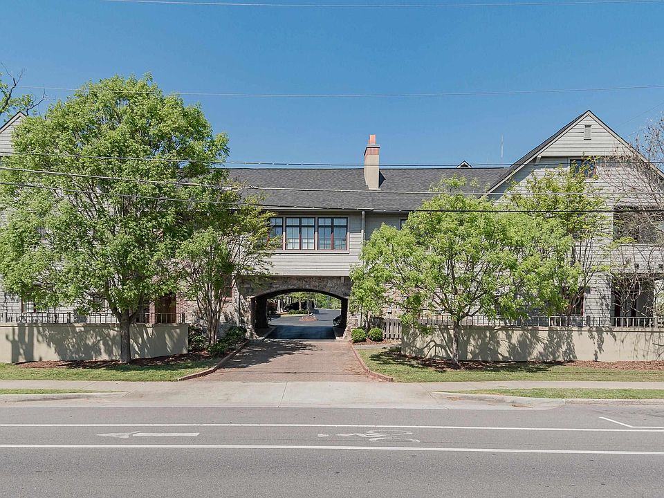 1st image of 3120 Parkridge Dr APT 100