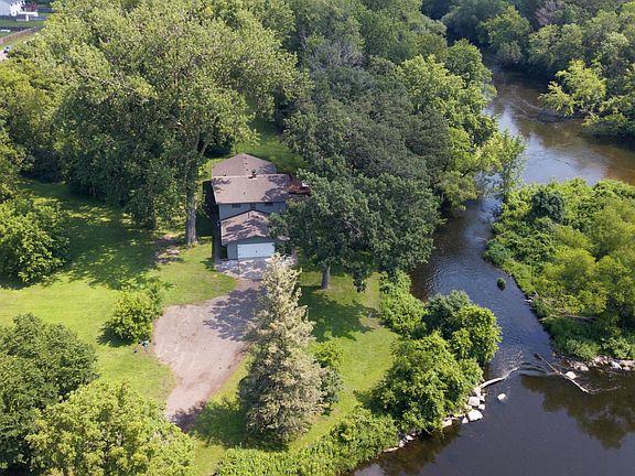 2nd image of 1218 County Road 134 St