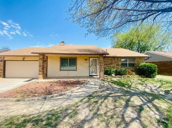 2909 Franklin Dr, Enid, OK 73703