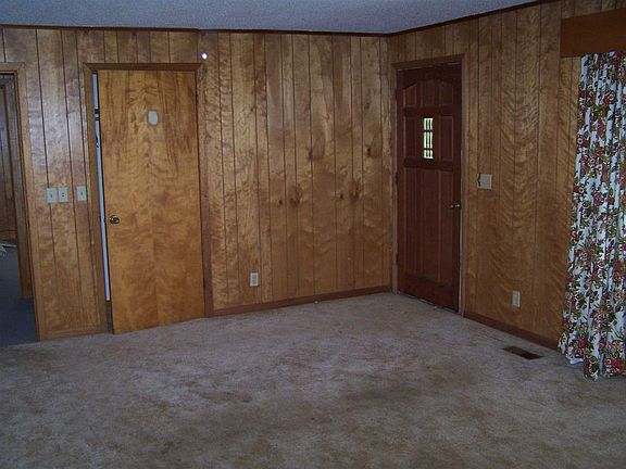 3rd image of 1323 County Road 369