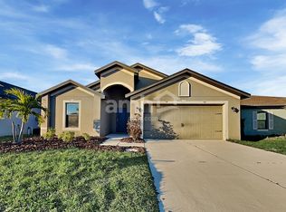 906 Wynnmere Walk Ave, Ruskin, FL 33570