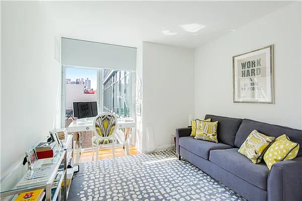 Sold by (Legacy) Elegran | media 5