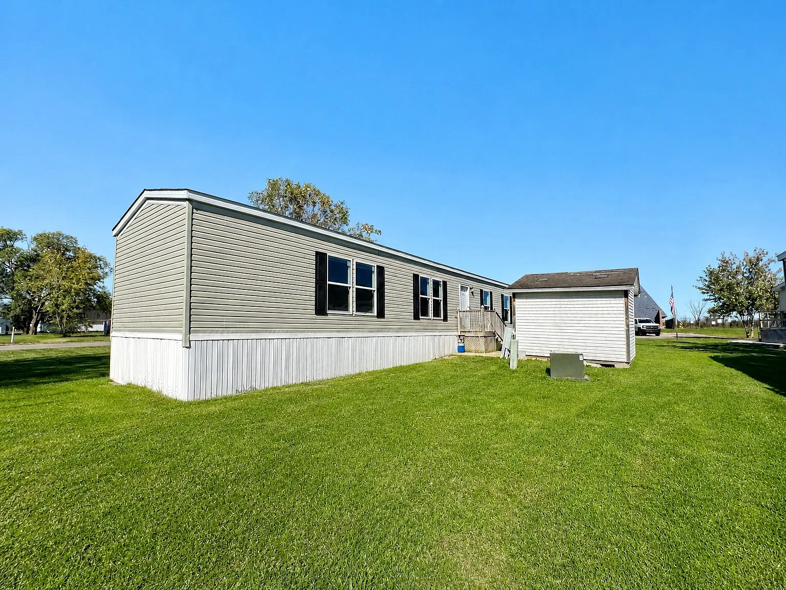 3 bed, 2.0 bath, $1,300 — Photo 4