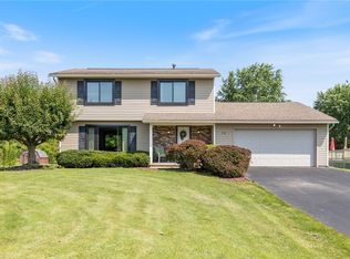 34 Bernie Ln, Rochester, NY 14624