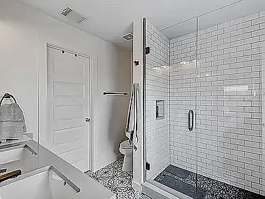 2724 Bond Dr — Photo 5