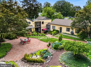 41 S Forge Manor Dr, Phoenixville, PA 19460