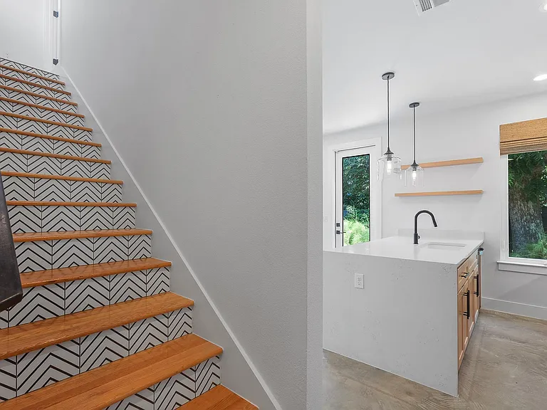 913 Mansell Ave #2 — Photo 16