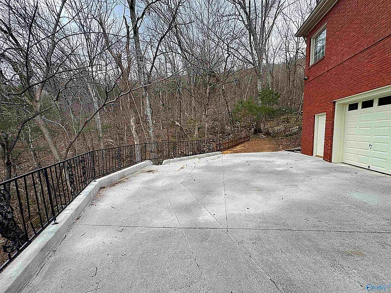 1319 Chesterfield Rd SE — Photo 5