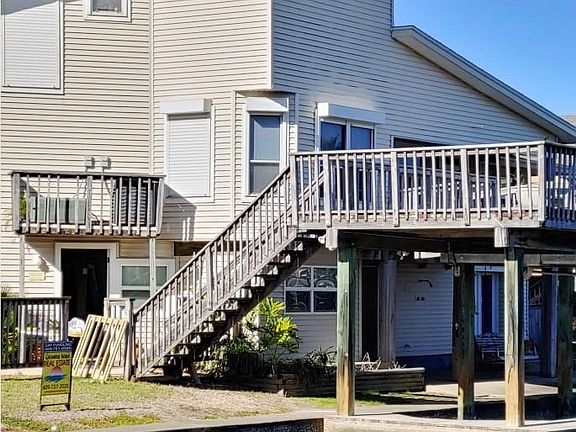 3rd image of 4424 Pelican Way