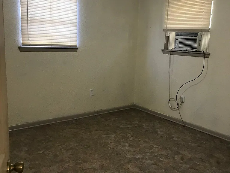 2640 Dayton St — Photo 5