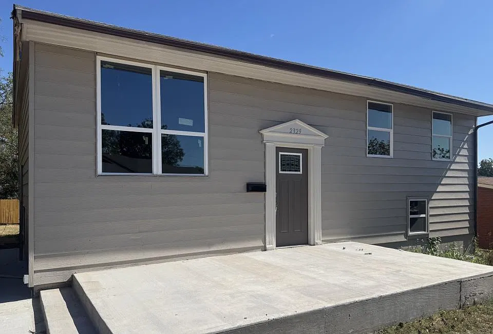 2329 NW 41st St