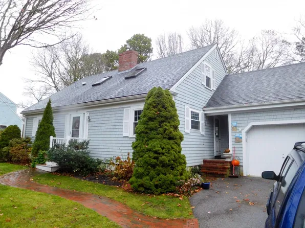 30 Deerfield Rd, Osterville, MA 02655