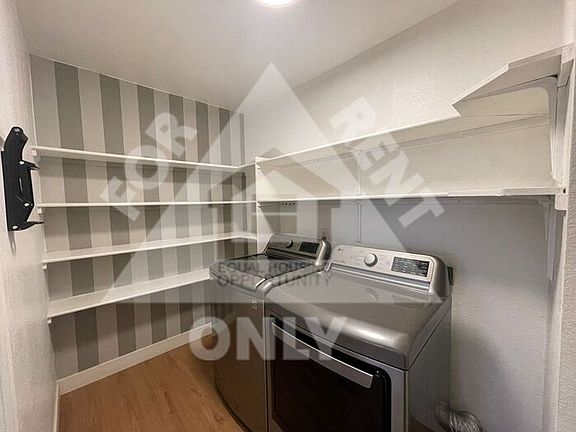 4th image of 1531 S Danielson Way