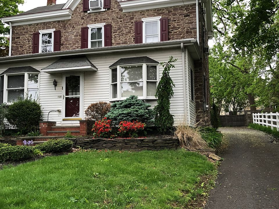 1st image of 915 E Butler Pike Floor 2
