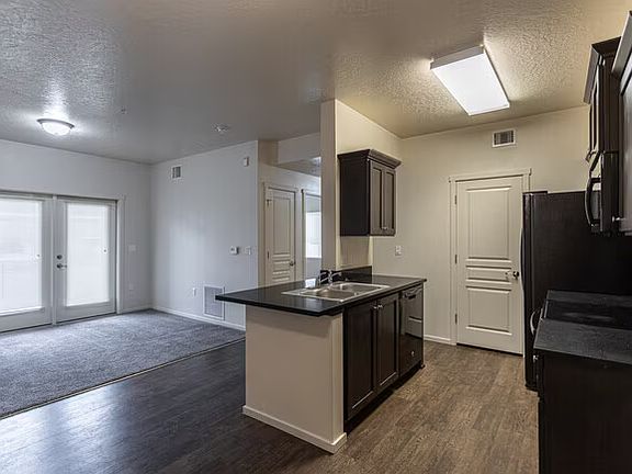 4th image of 485 E 50th St #8d85cf290