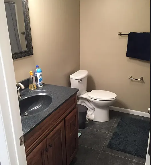 137 Columbia Ct — Photo 4